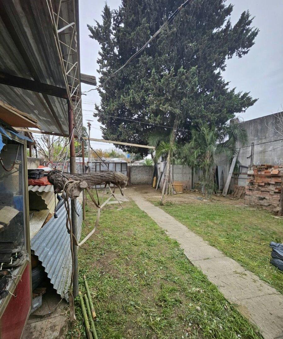 Foto de Lote en venta de 470 m² con piscina en Ituzaingó Sur, imagen 4