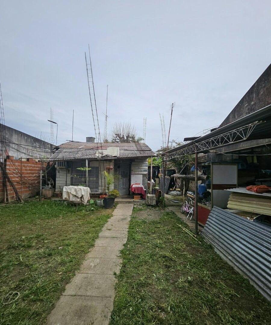 Foto de Lote en venta de 470 m² con piscina en Ituzaingó Sur, imagen 1