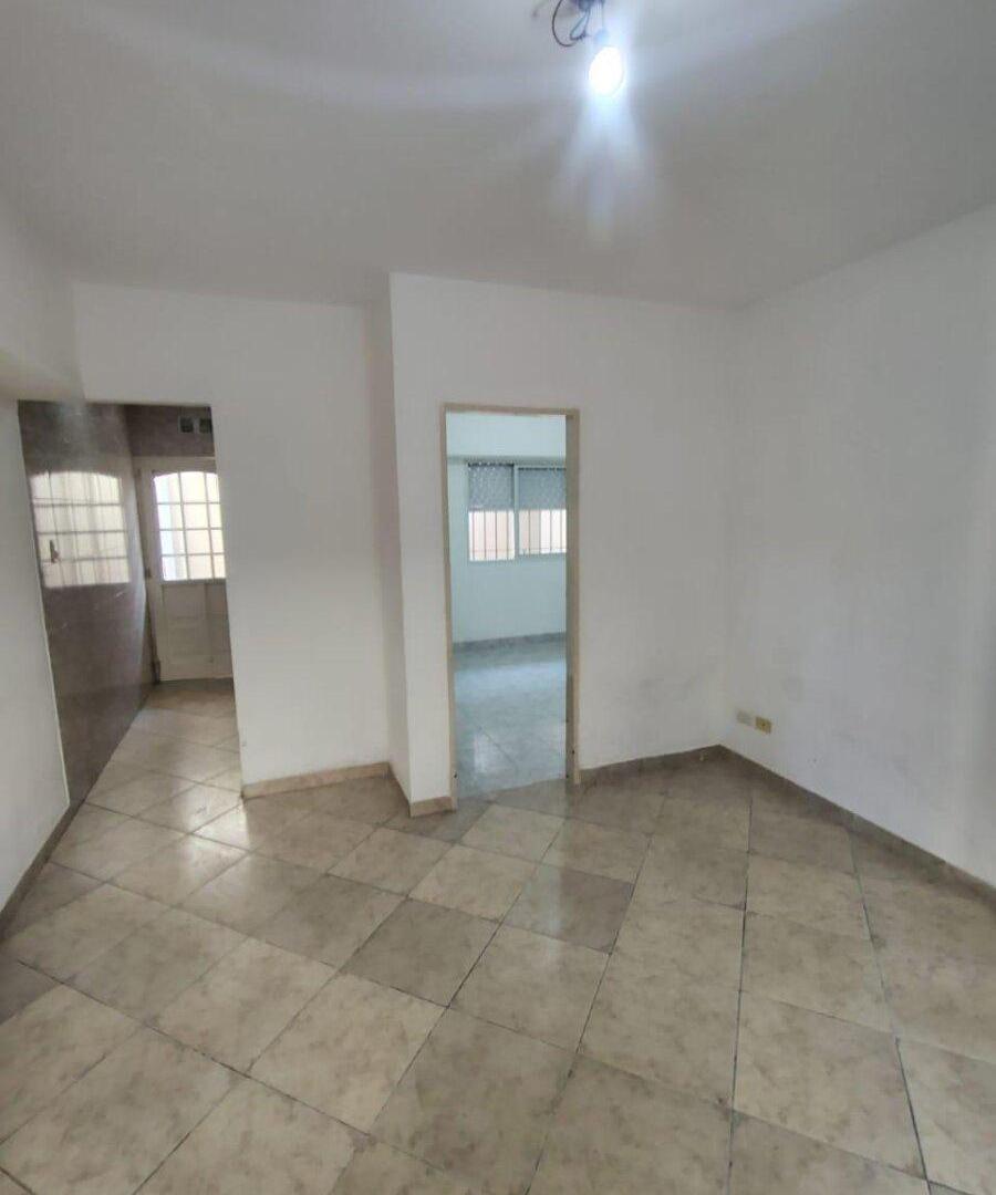 Foto de Departamento 3 ambientes con patio en castelar, imagen 4