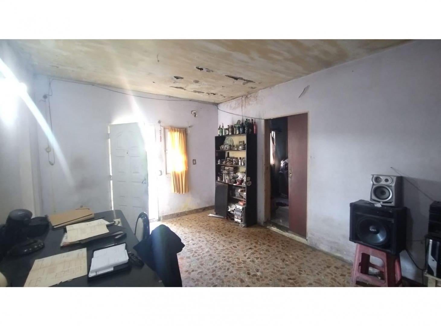 Foto de EN VENTA CASA 3 AMBIENTES MORON, imagen 4