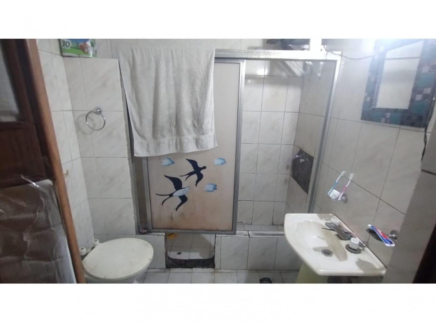 Foto de EN VENTA CASA 3 AMBIENTES MORON, imagen 2