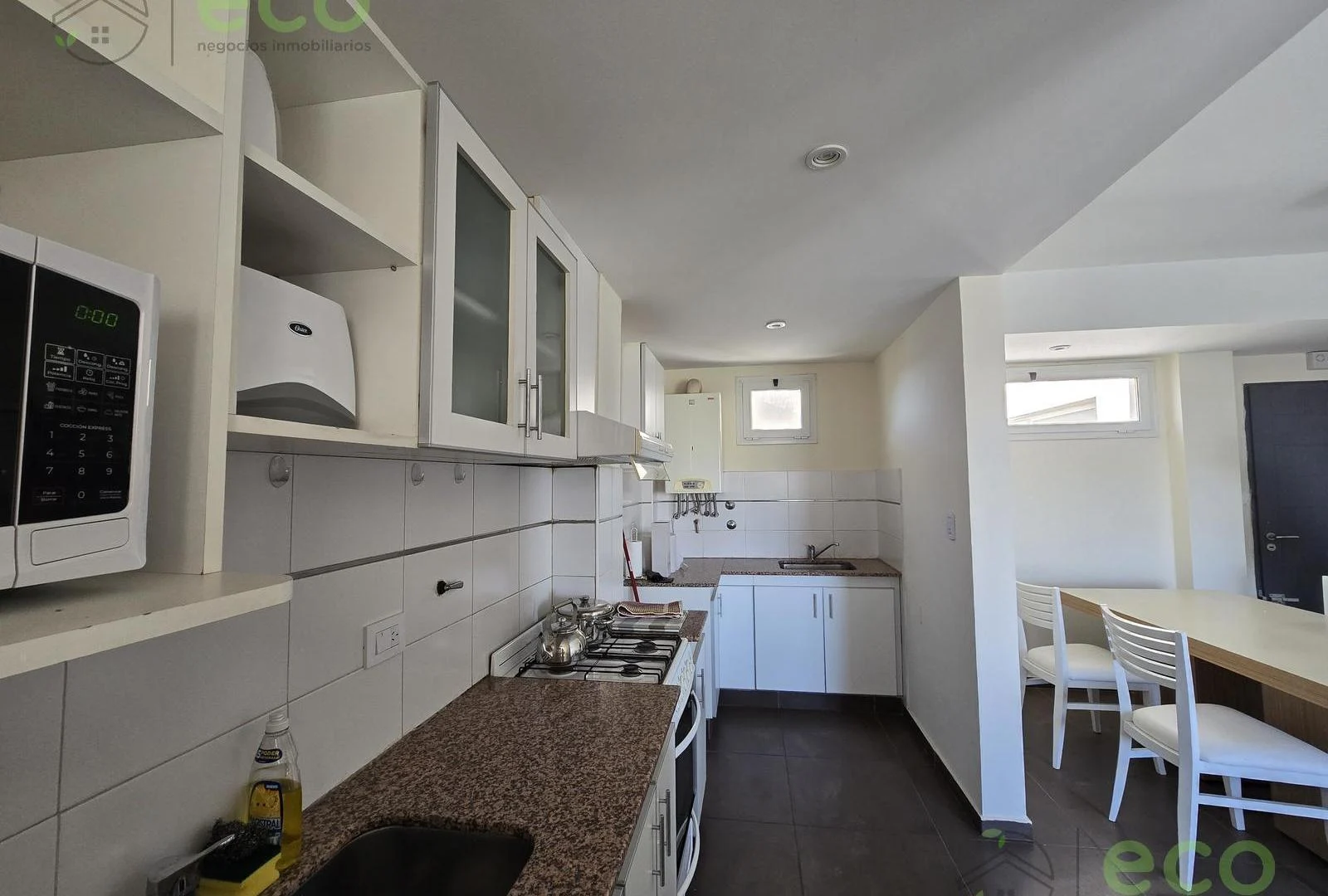Foto de ALQUILER Departamento Amoblado 2 dorm c/cochera Centro Cipolletti, imagen 4