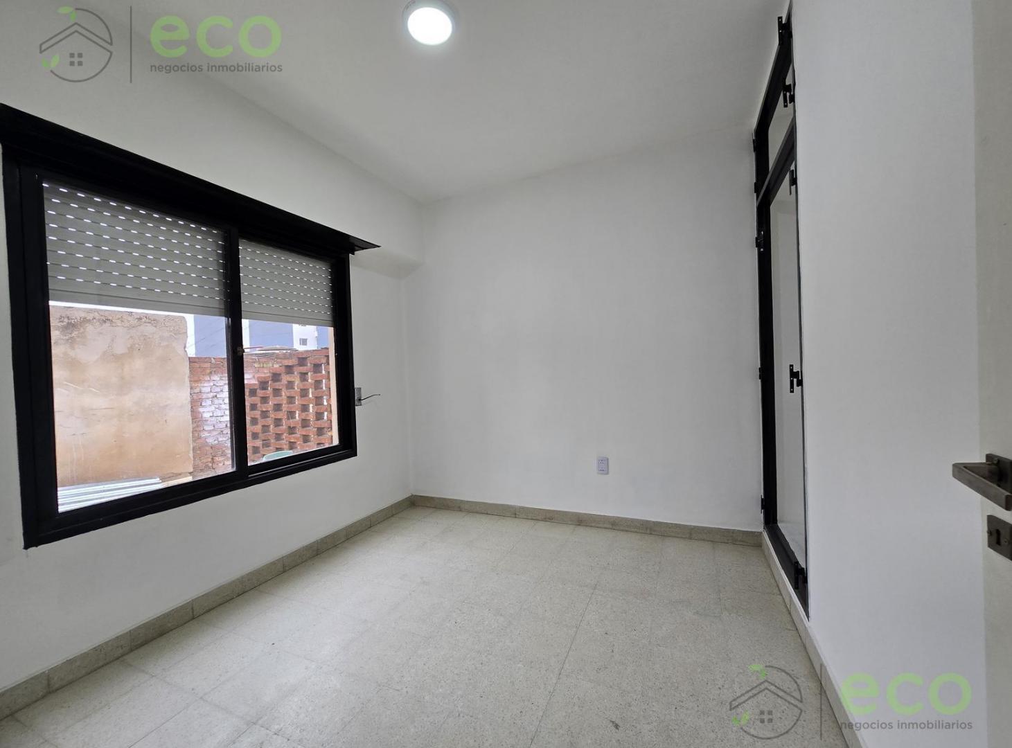 Foto de ALQUILER Departamento 4 ambientes Sin cochera Centro, imagen 2