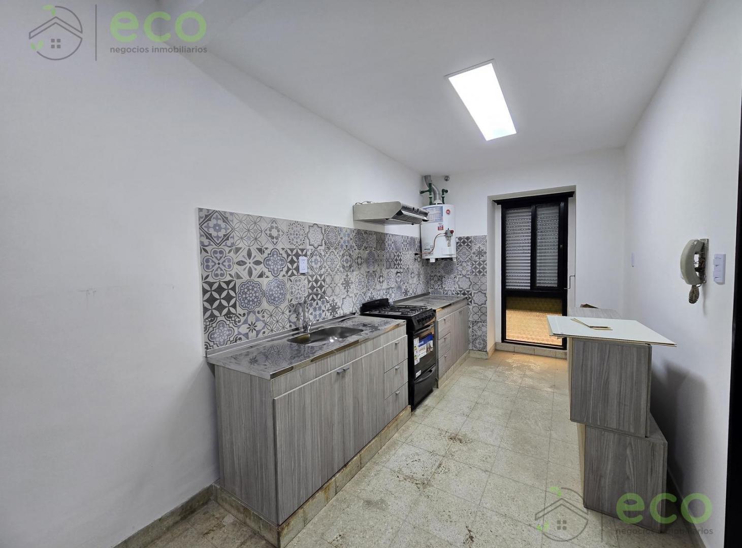 Foto de ALQUILER Departamento 4 ambientes Sin cochera Centro, imagen 1