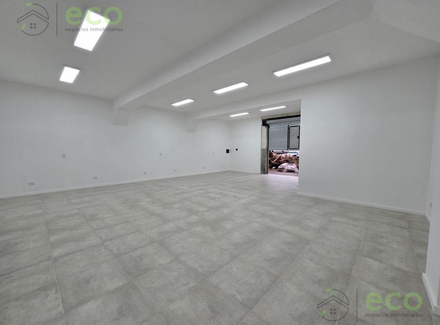 Foto de ALQUILER Amplio Local Comercial en Centro Cipolletti, imagen 4