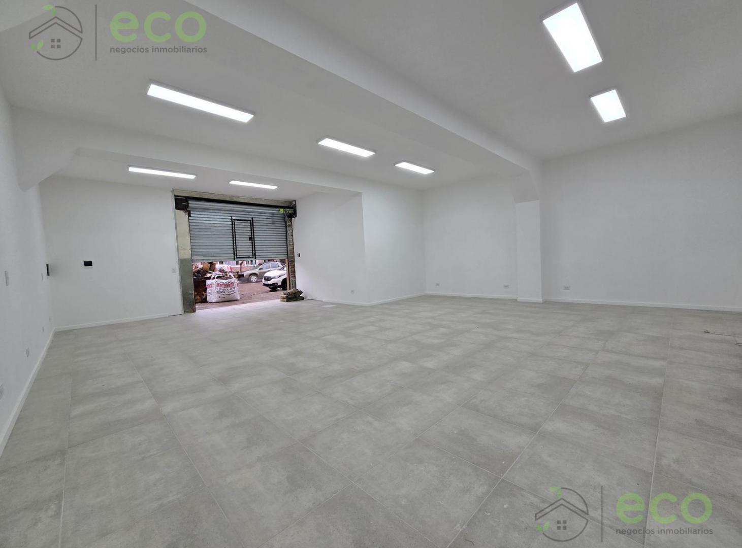 ALQUILER Amplio Local Comercial en Centro Cipolletti