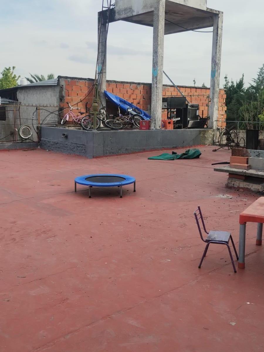 Galeria con Locales y con Vivienda a La Venta - Merlo 1
