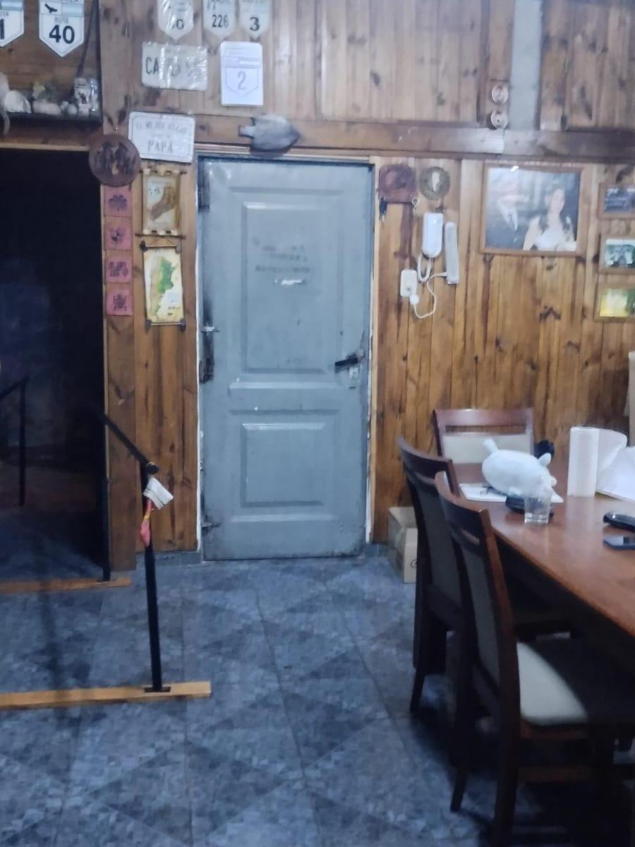 Galeria con Locales y con Vivienda a La Venta - Merlo 5
