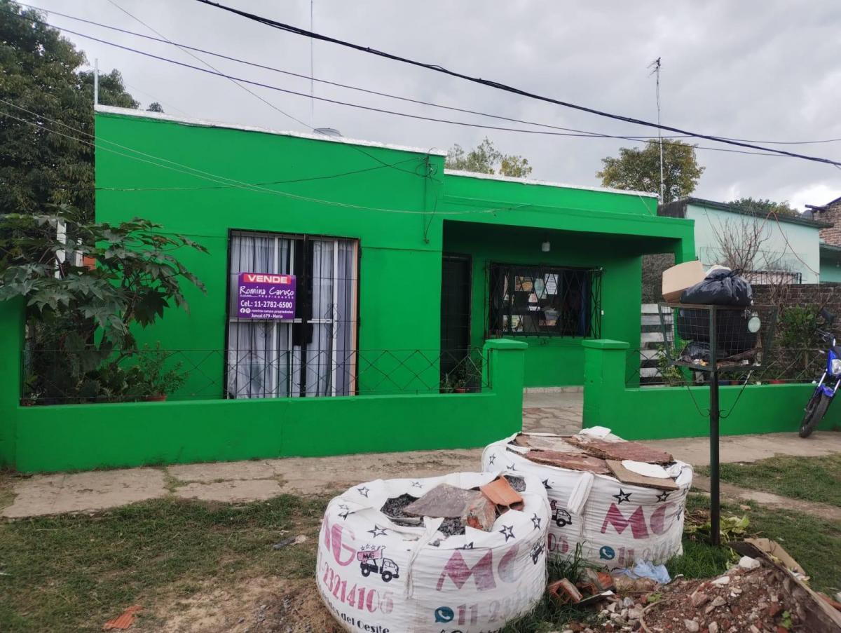 CASA DE 3 AMB. EN VENTA - MARIANO ACOSTA