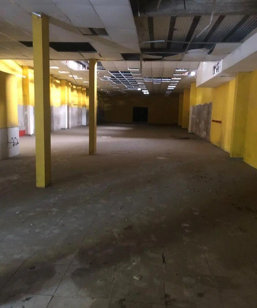 ALQUILER de local comercial en Moreno 4