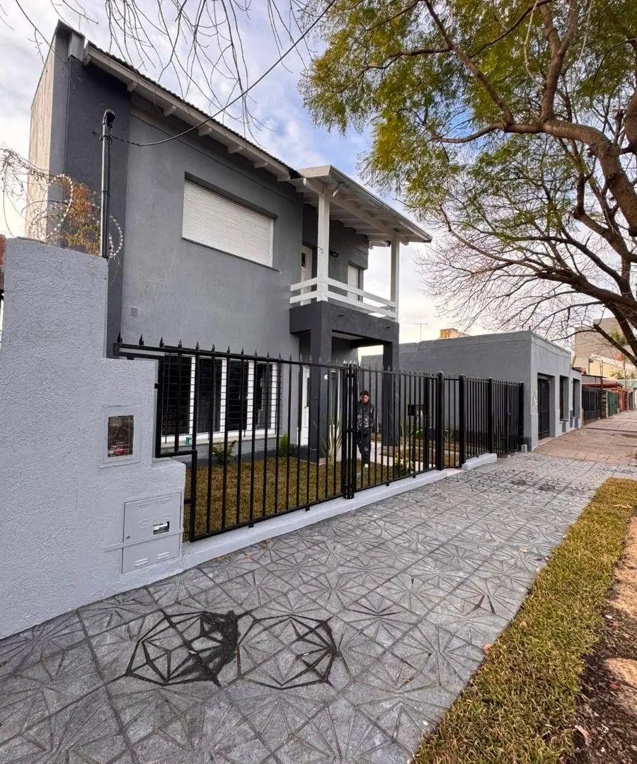 Casa de 4 ambientes RECICLADA A NUEVA en Venta - San Antonio de Padua 4