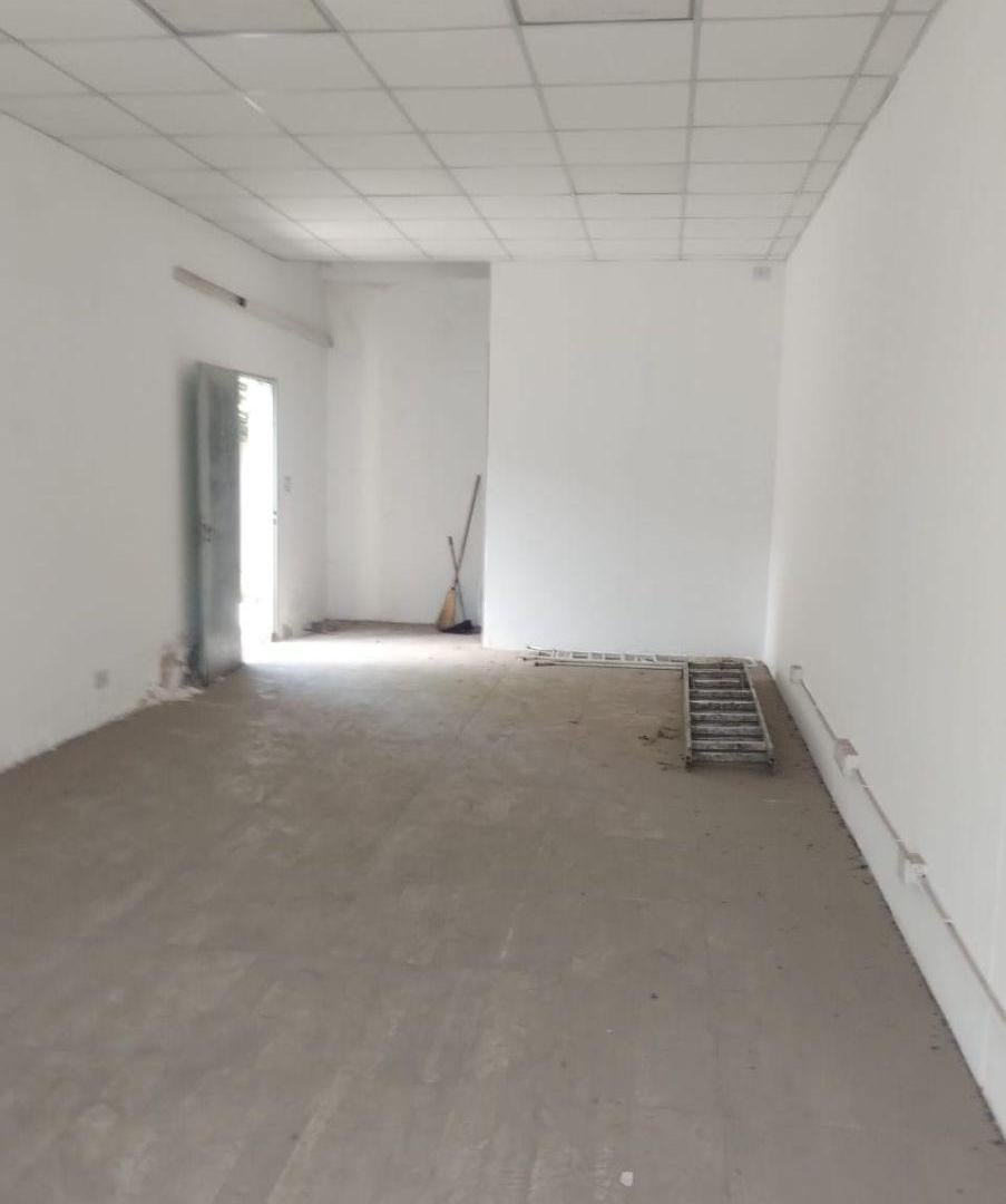 Foto de LOCALES en VENTA - Ferrari, imagen 4