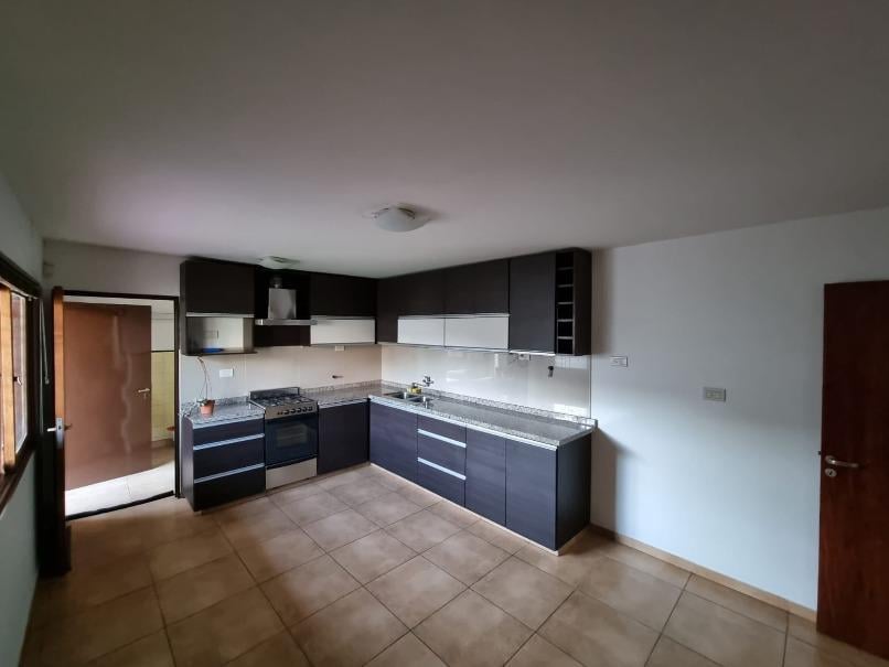 Foto de Casa dos dormitorios barrio Ayacucho con pileta, imagen 2