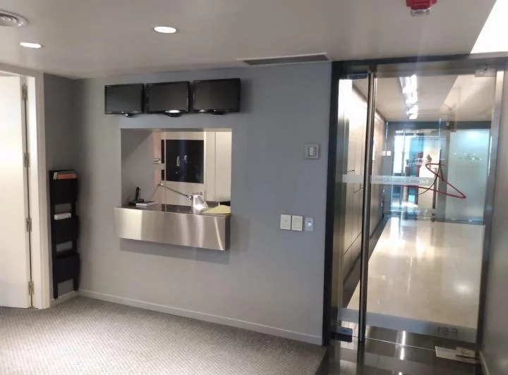 Excelentes Oficinas en Alquiler en TORRE FRAGUEIRO con balcón Capitalinas 3