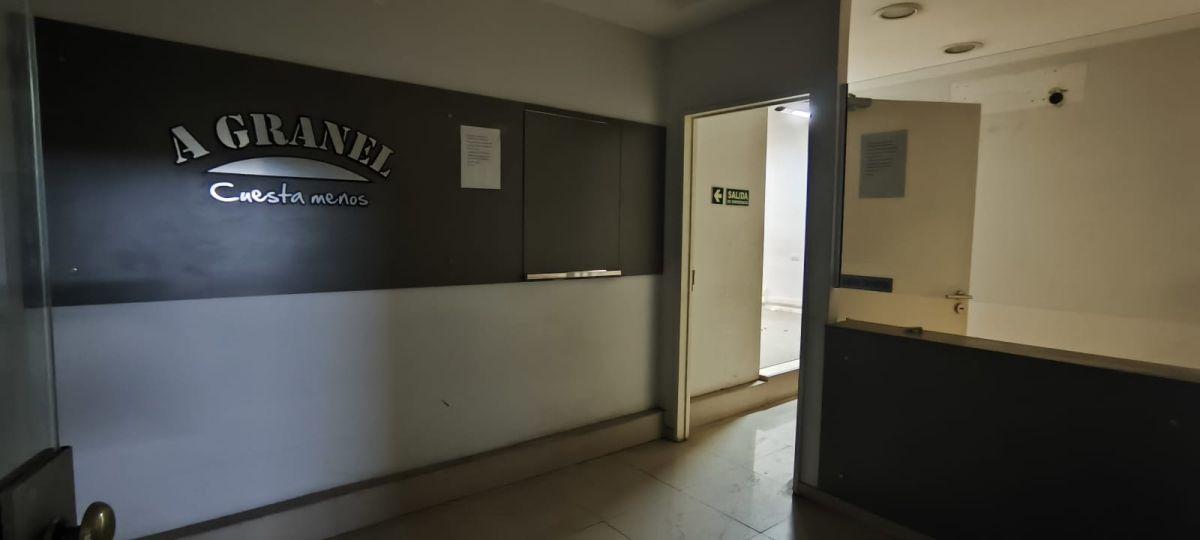 Foto de Local comercial en alquiler a metros del Mercado Norte, imagen 3