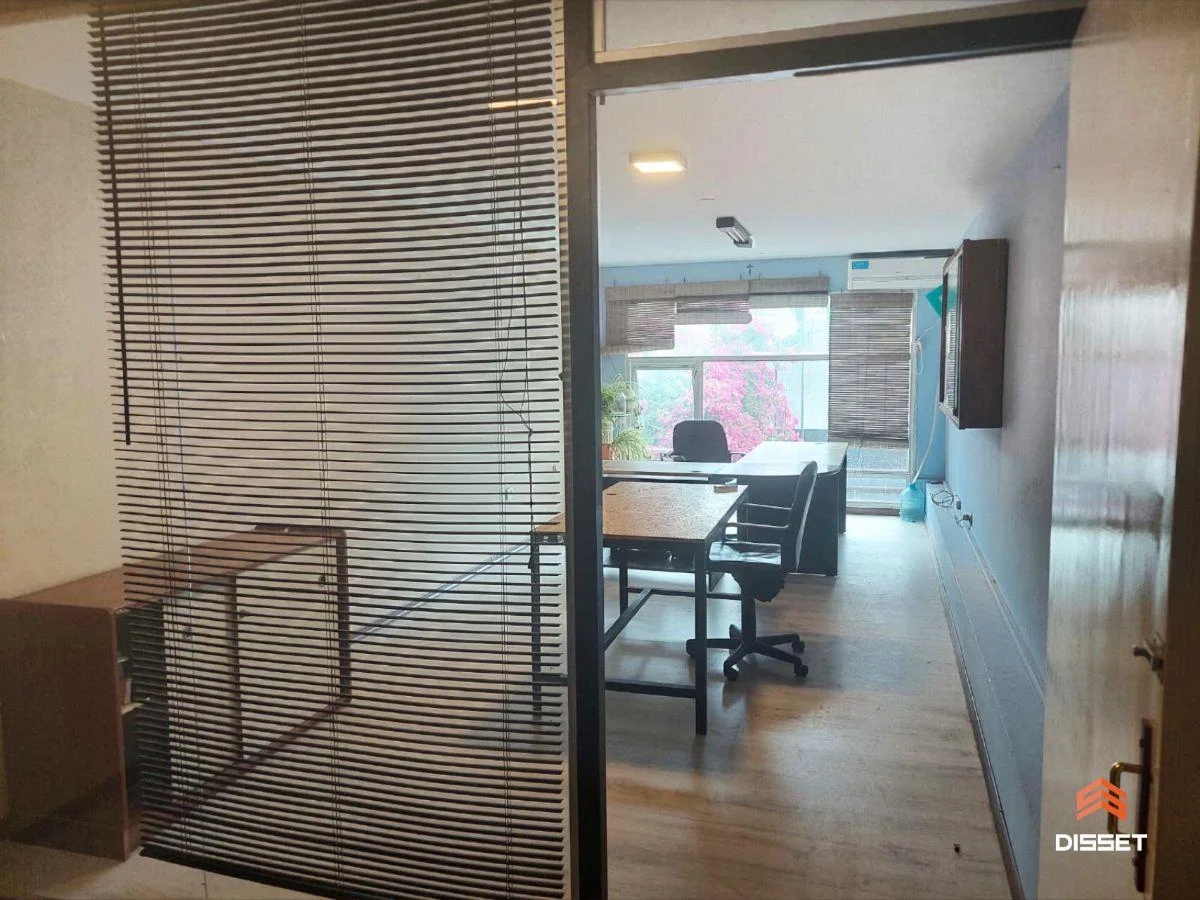 Oficinas en alquiler ideal para consultorios en pleno centro