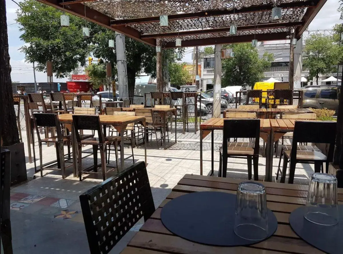 Importante local comercial en esquina Av. Rafael Núñez 4800 250 m 2