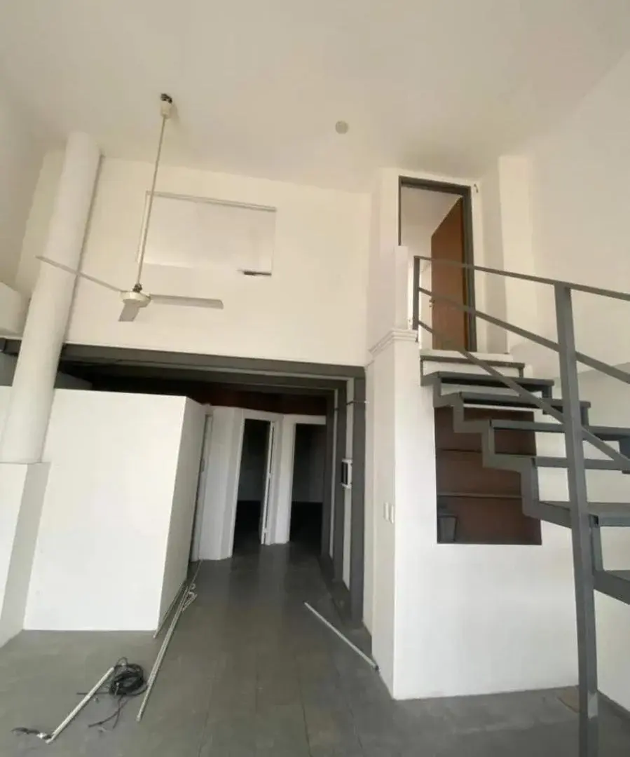 Apto Local Comercial Oficinas en el Cerro de las Rosas a metros de Rafael Nuñez 5