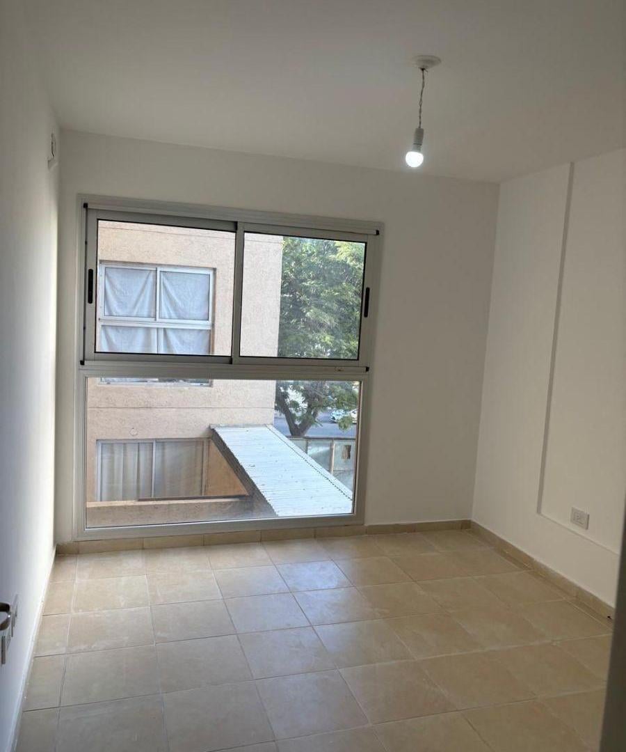 Hermoso departamento de 1 dormitorio, a 1 cuadra de Plaza Sarmiento y Tribunales