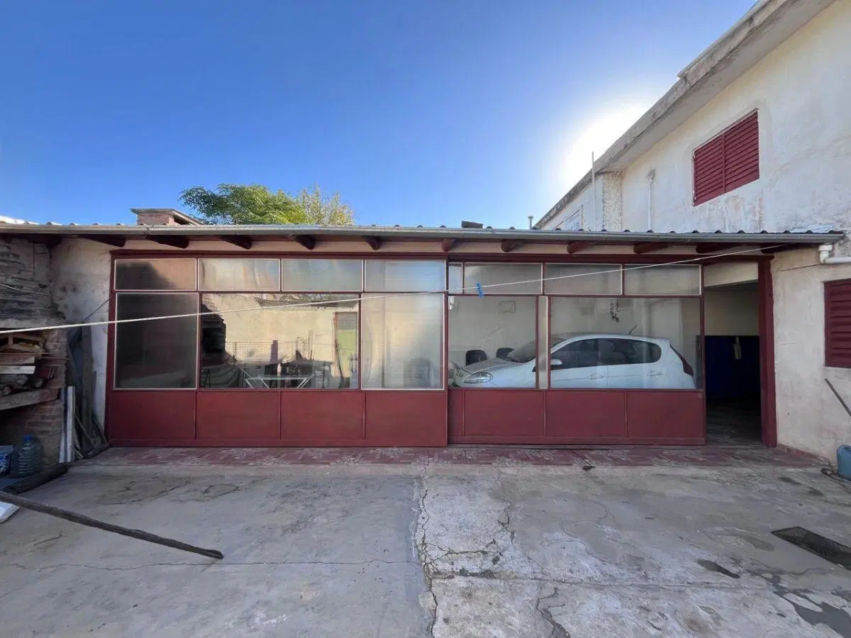 Casa Familiar en Venta en Barrio Los Platanos 4 Dormitorios y Excelente Ubicación 2