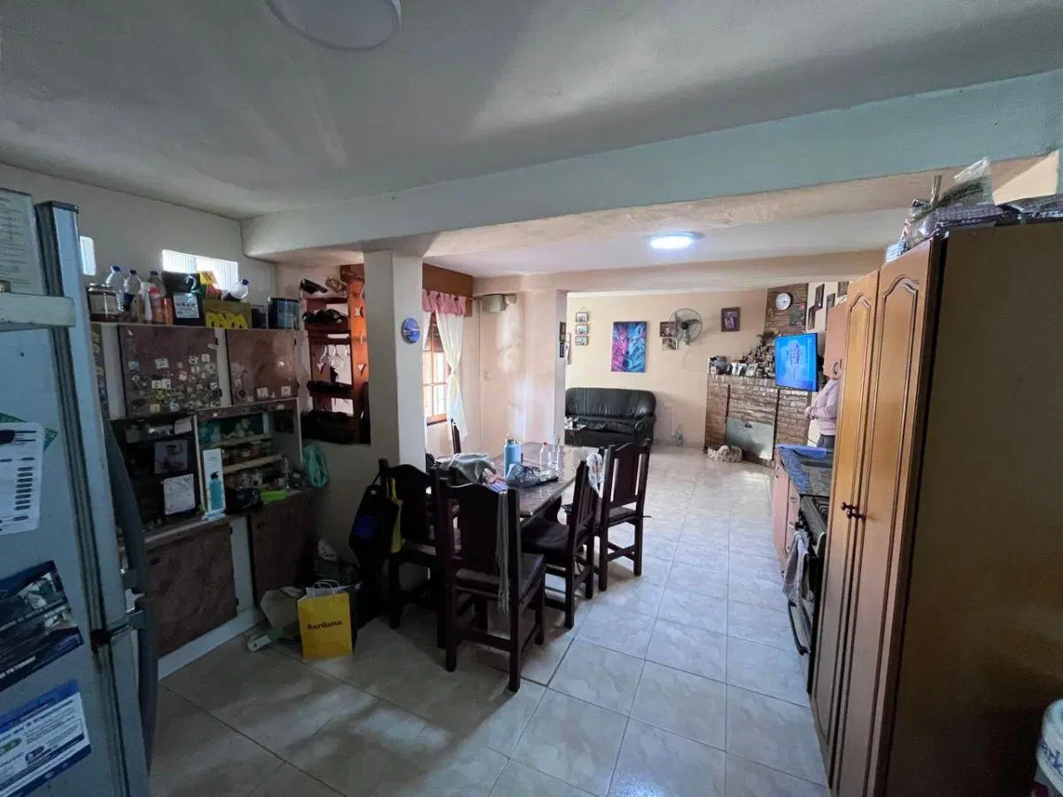 Casa Familiar en Venta en Barrio Los Platanos 4 Dormitorios y Excelente Ubicación 3