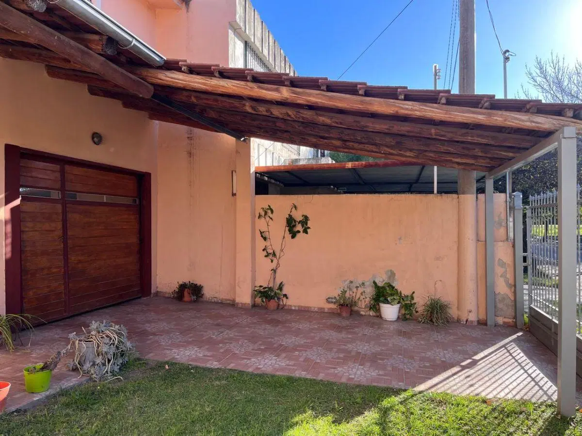 Casa Familiar en Venta en Barrio Los Platanos 4 Dormitorios y Excelente Ubicación 5