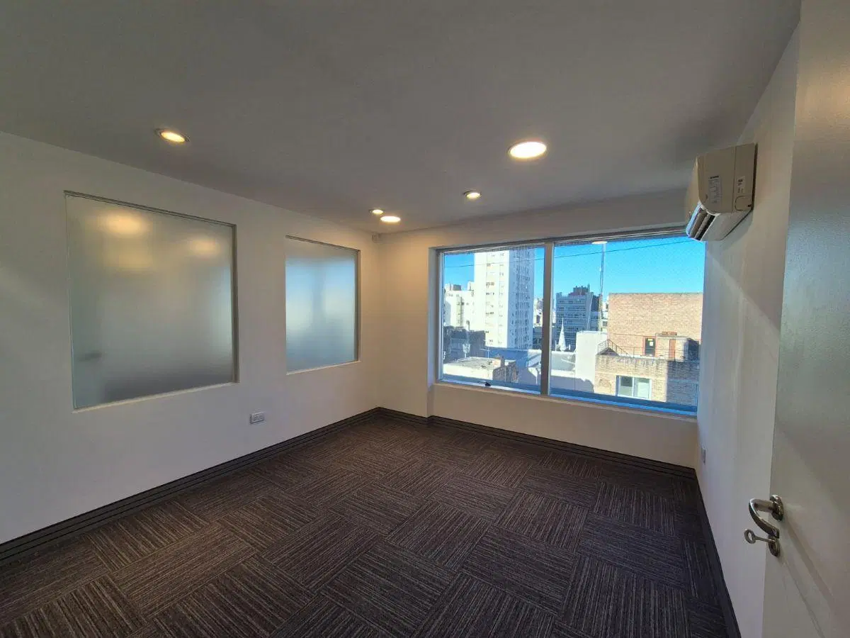 Piso de oficina alquiler centro Dean Funes 4