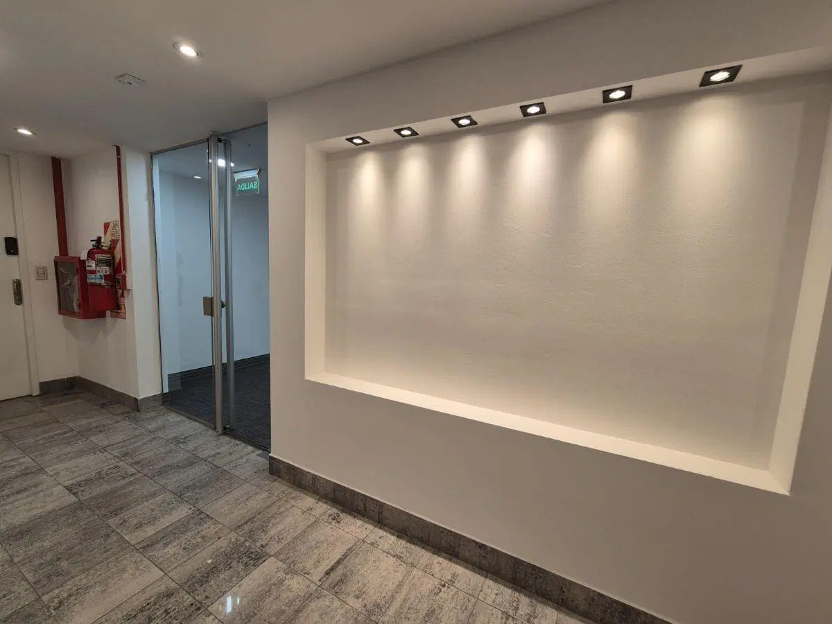 Piso de oficina alquiler centro Dean Funes 3