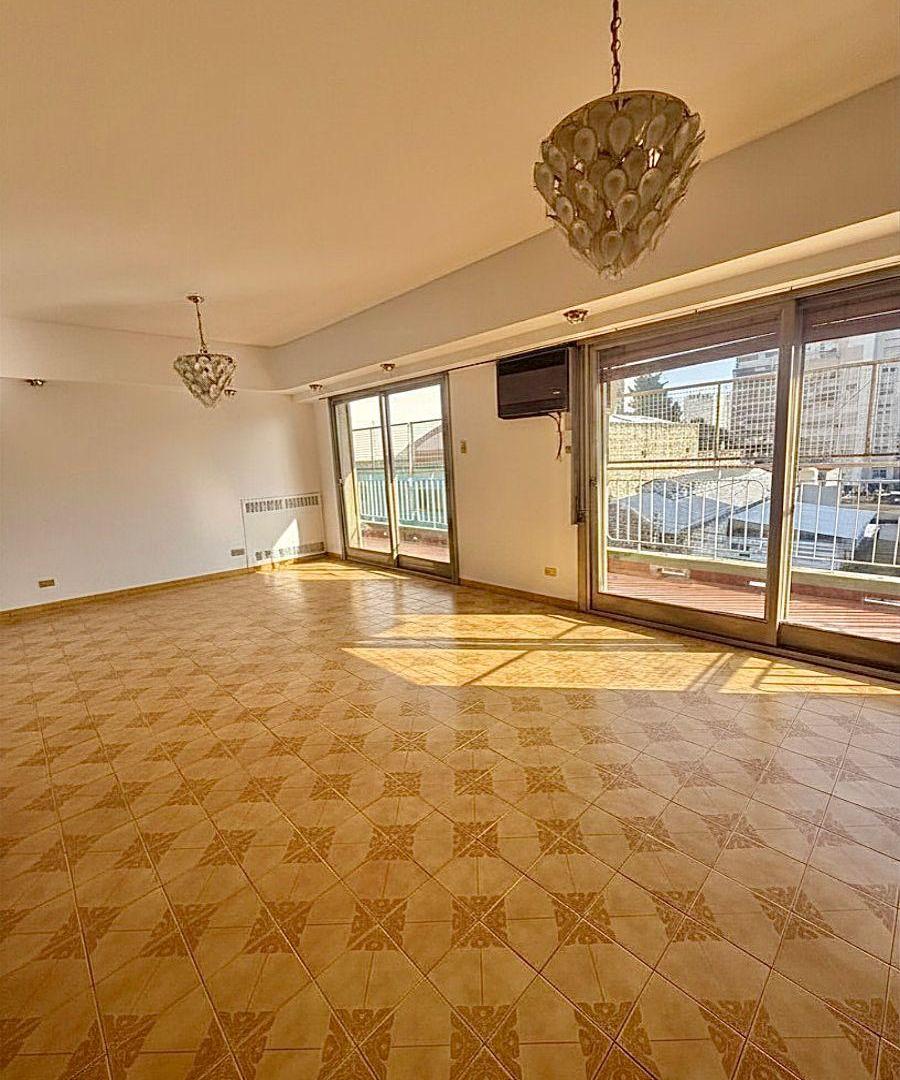 Foto de Semipiso con Terraza Propia de 6 ambientes en Villa Pueyrredon, imagen 4
