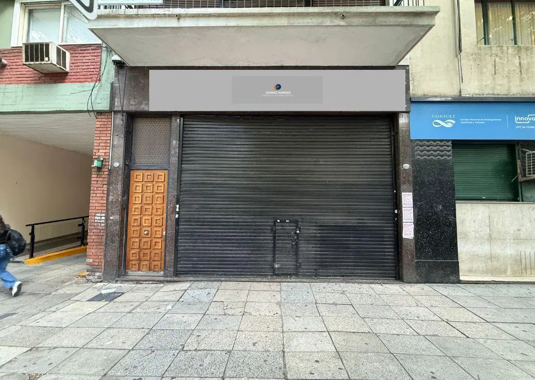 Gran Local Comercial en alquiler en Congreso: 198 m² Totales sobre Av. Rivadavia al 1900 1
