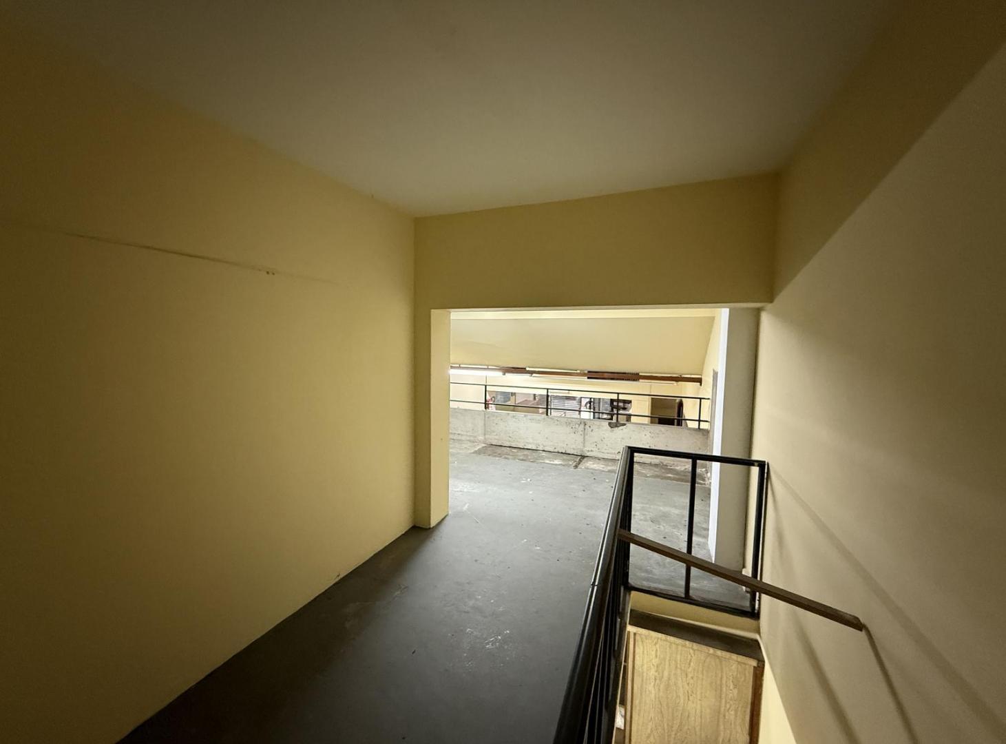 Foto de Gran Local Comercial en alquiler en Congreso: 198 m² Totales sobre Av, imagen 4