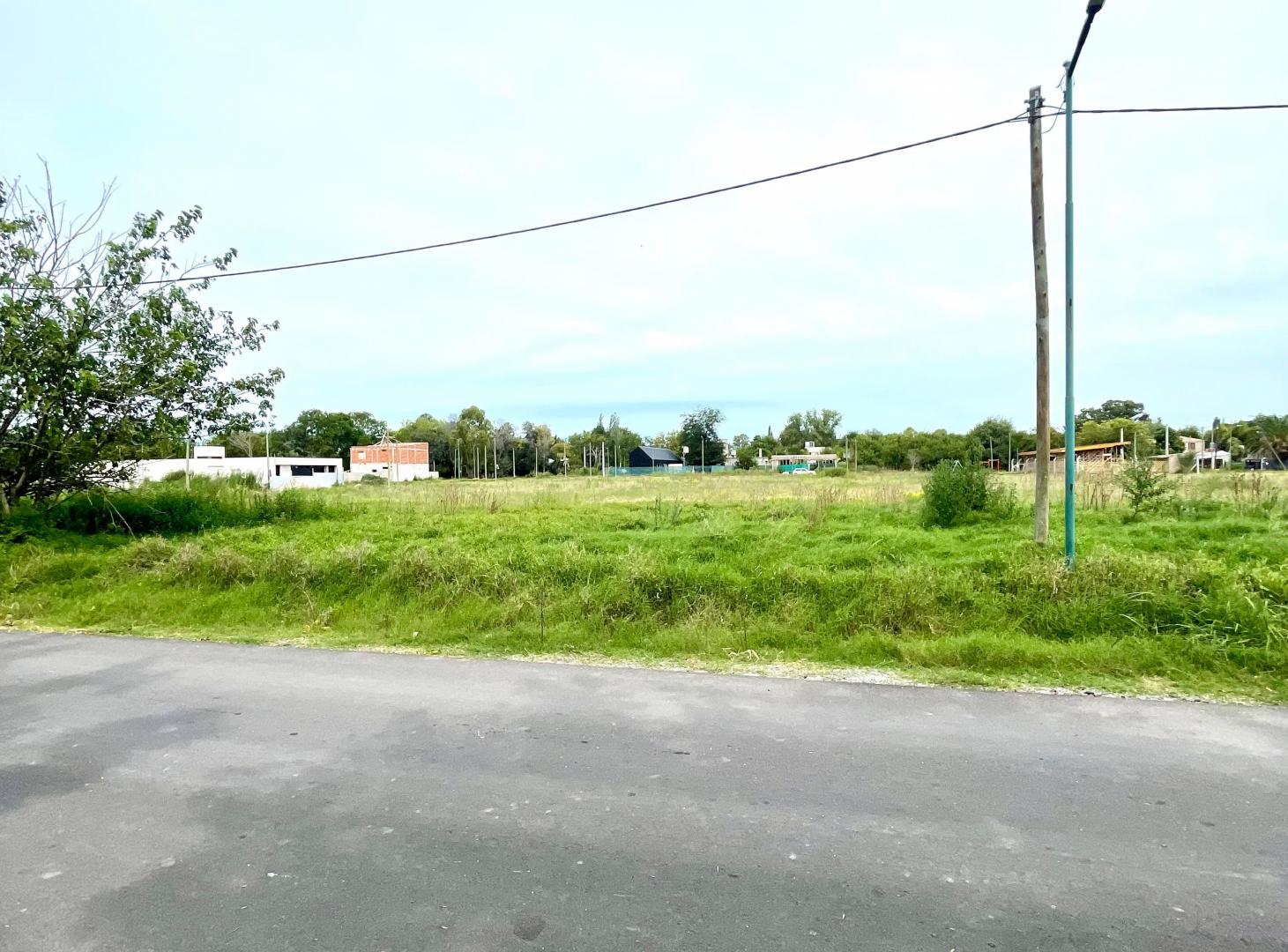 Terreno en Venta en Barrio Tacuarí City Bell (26 e/ 452 y 453).