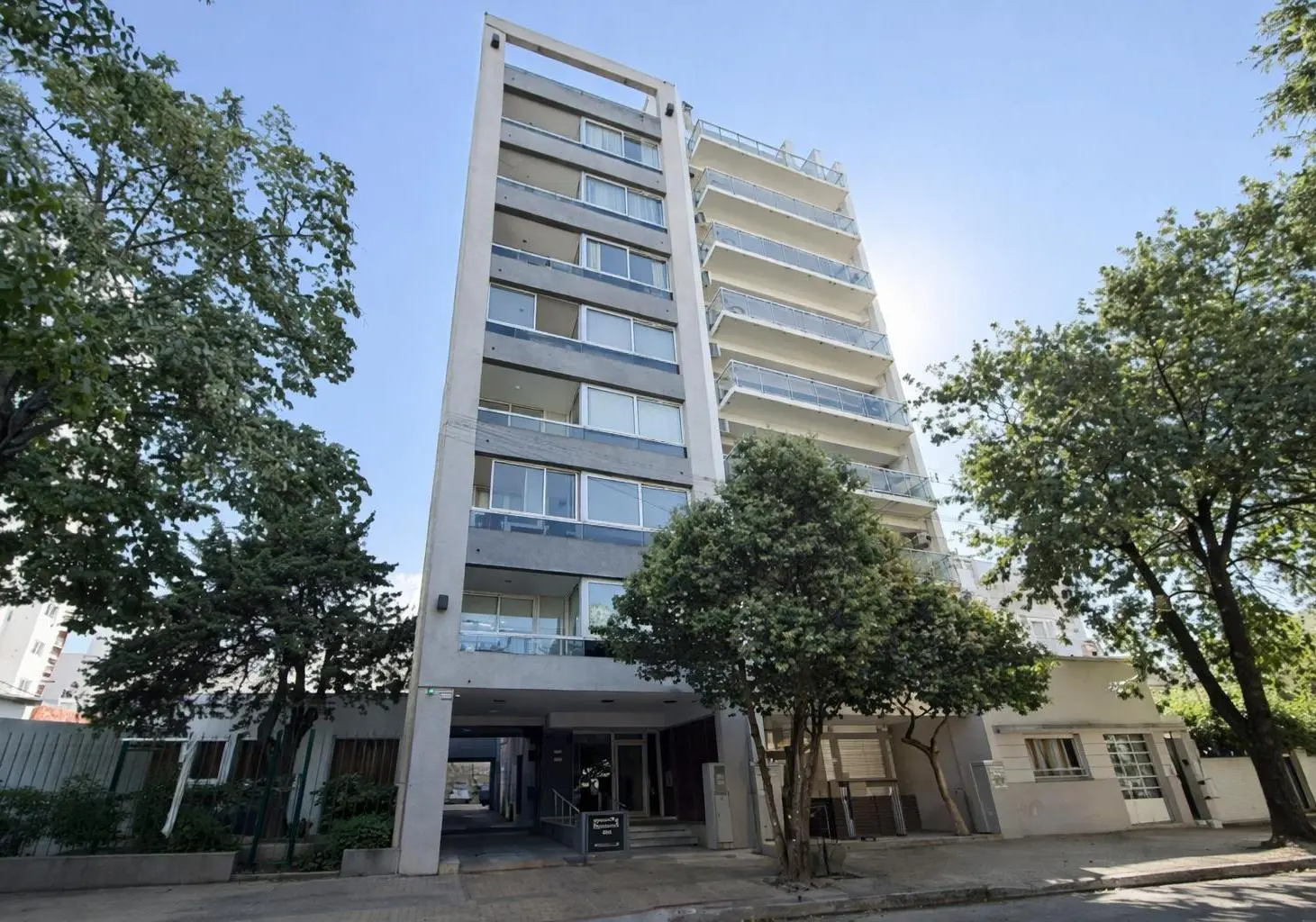 Departamento de 2 dormitorios + cochera en Venta - La Plata 4