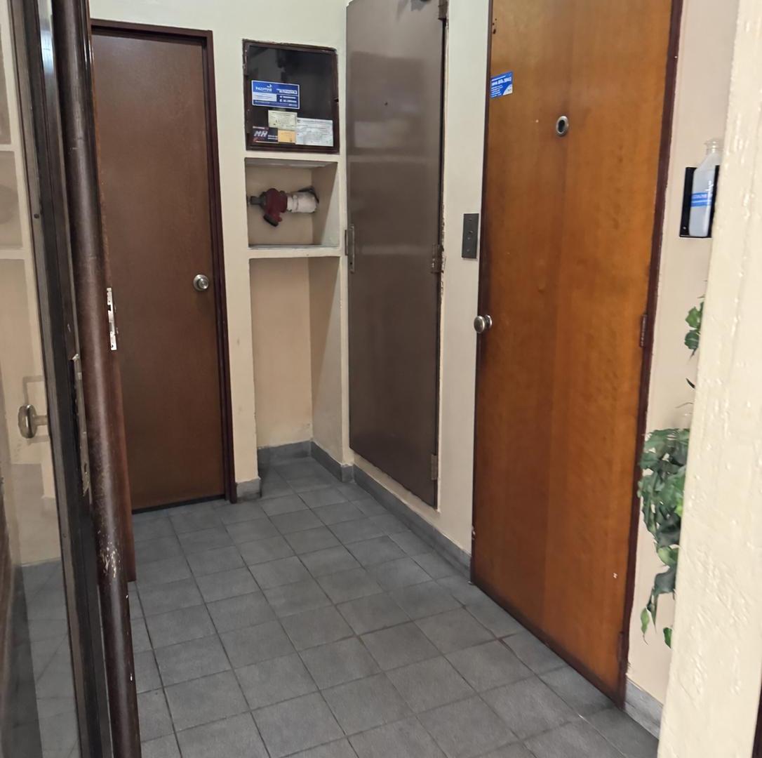 Foto de Departamento de 1 dormitorio en Venta - 60 e/ 1 y 2, imagen 3