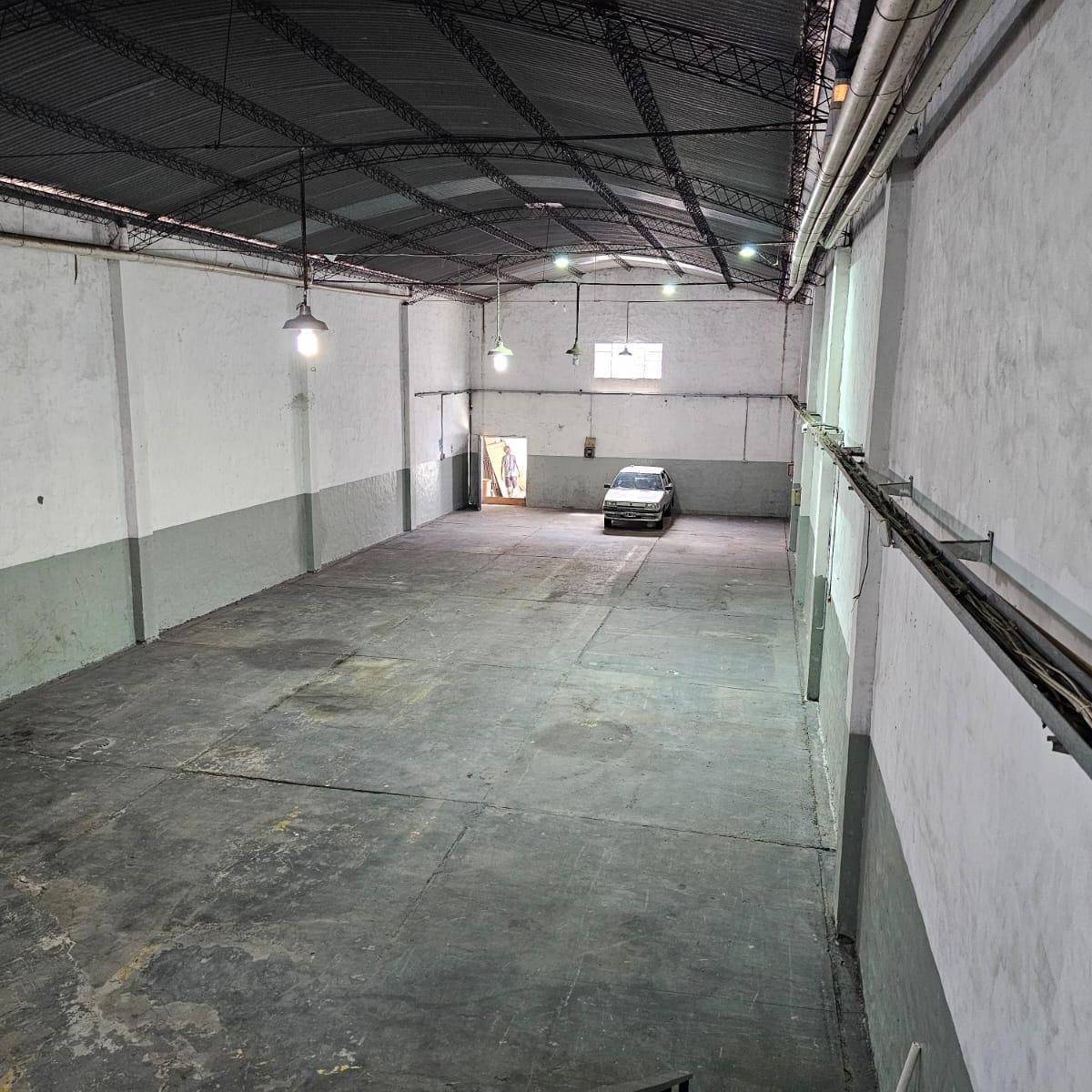 Foto de Galpón en Venta en San Martin 1100 m2, imagen 2