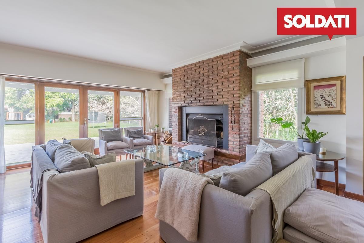 Casa en Venta 4 Dorm. - Las Lomas de San Isidro. 2