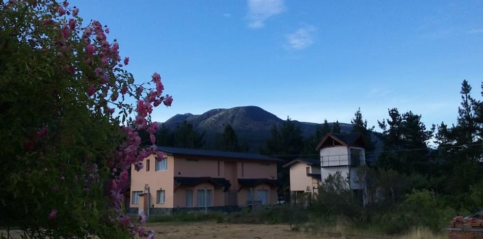 Cabañas / Hotel en Venta Vista a Las Montañas a Cudaras de La Laguna Huemul 2