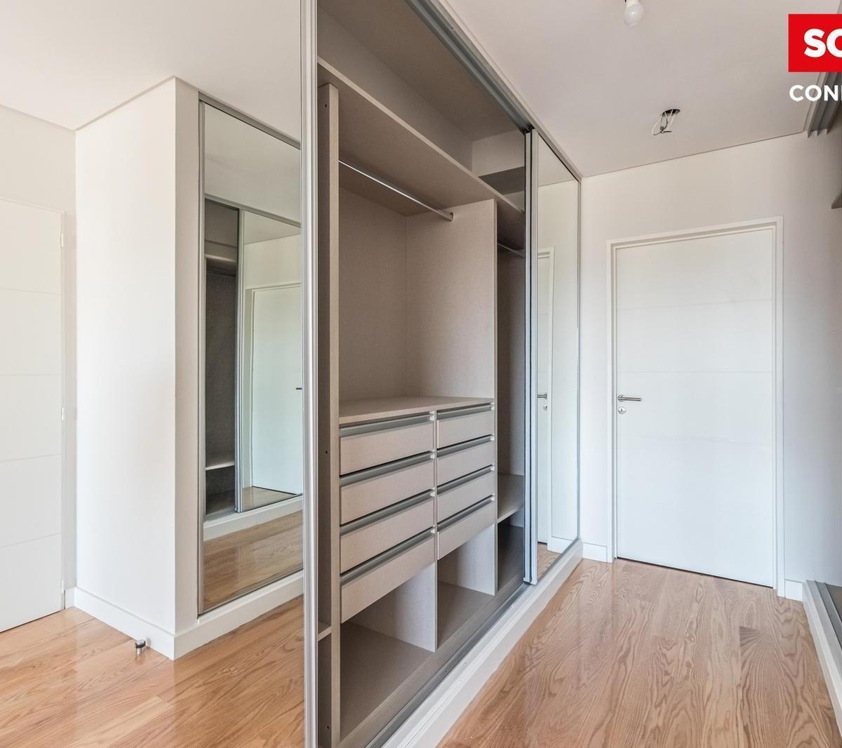 Departamento en Venta de 4 Ambientes en Caballito con Balcón y Patio. Excelente Construcción. 5
