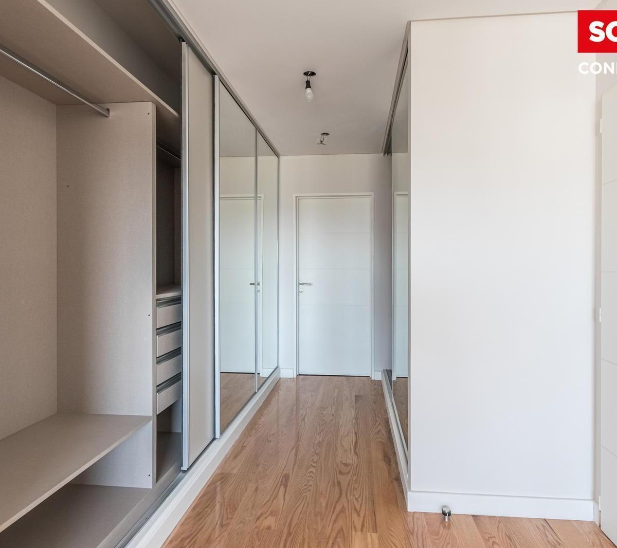 Foto de Departamento en venta de 4 ambientes en Caballito con balcón y patio, imagen 2
