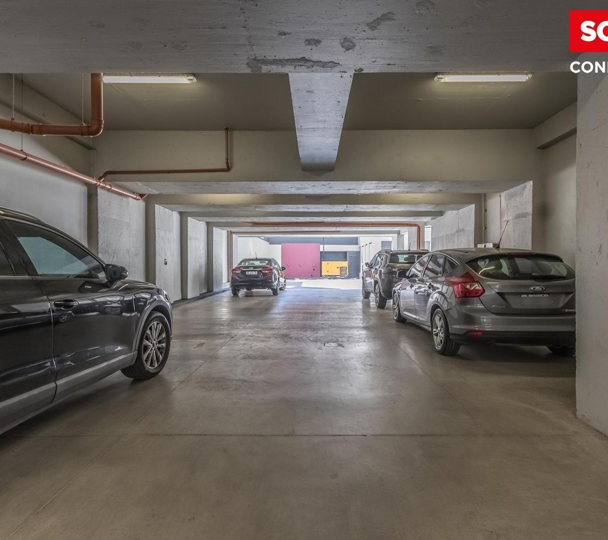 Departamento en Venta de 4 Ambientes en Caballito con Balcón y Patio. Excelente Construcción. 2