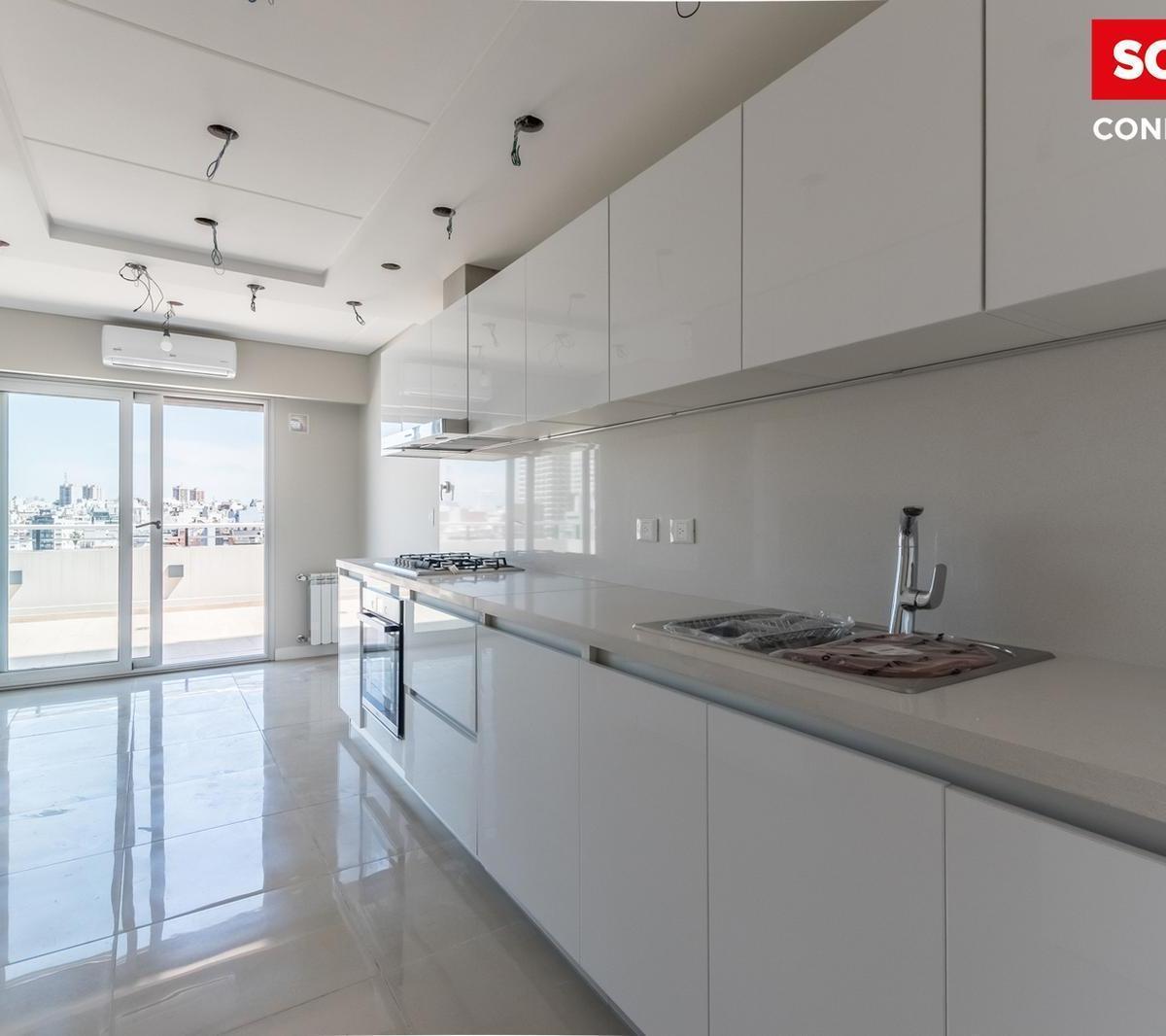 Departamento en Venta de 4 Ambientes en Caballito con Balcón y Patio. Excelente Construcción. 1
