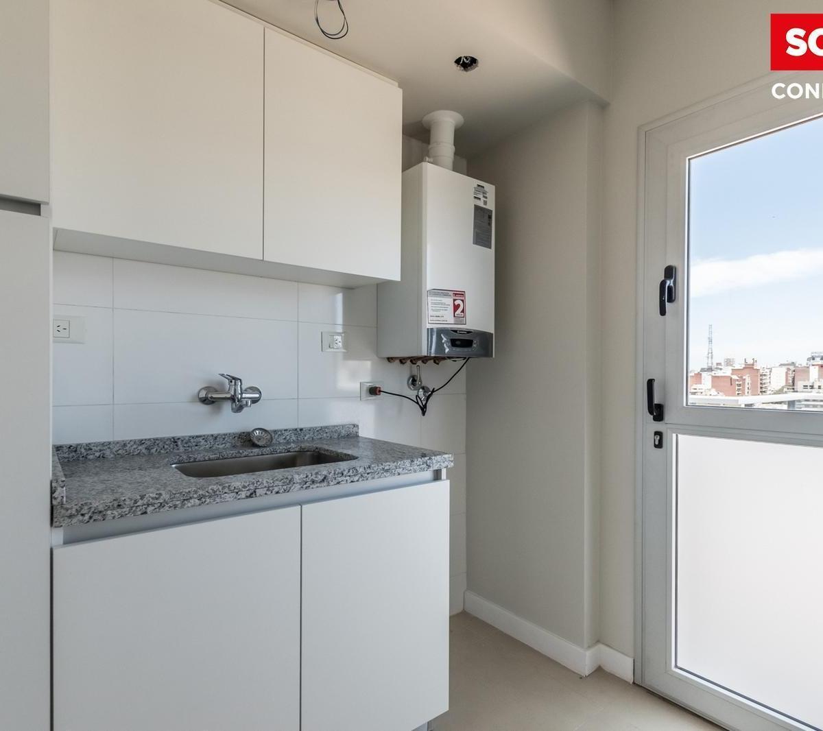 Departamento en Venta de 4 Ambientes en Caballito con Balcón y Patio. Excelente Construcción. 5
