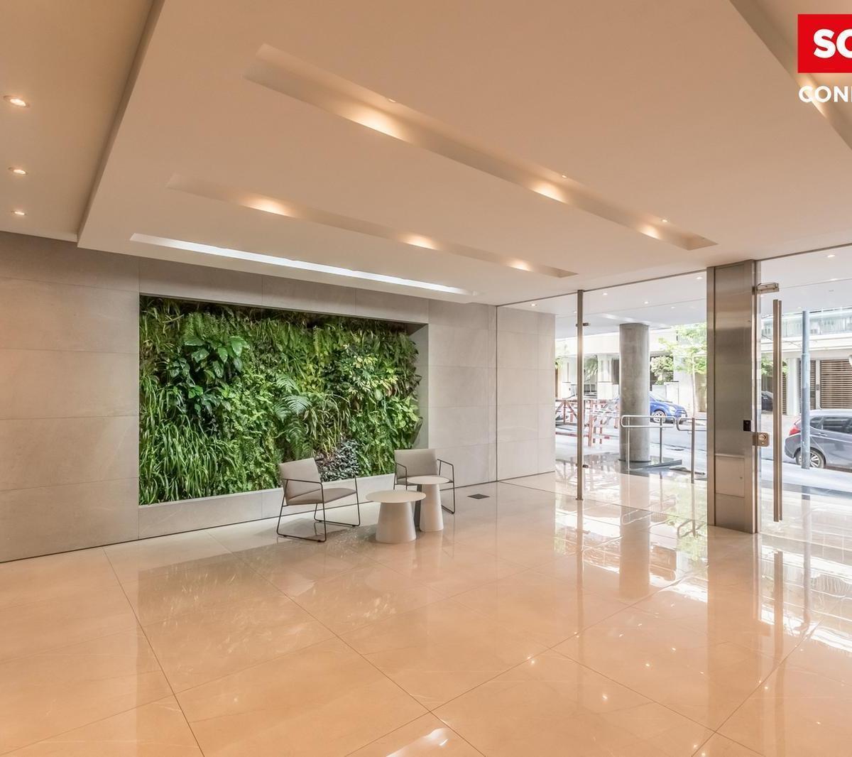 Departamento en Venta de 4 Ambientes Al Contrafrente con Balcón en Caballito 2