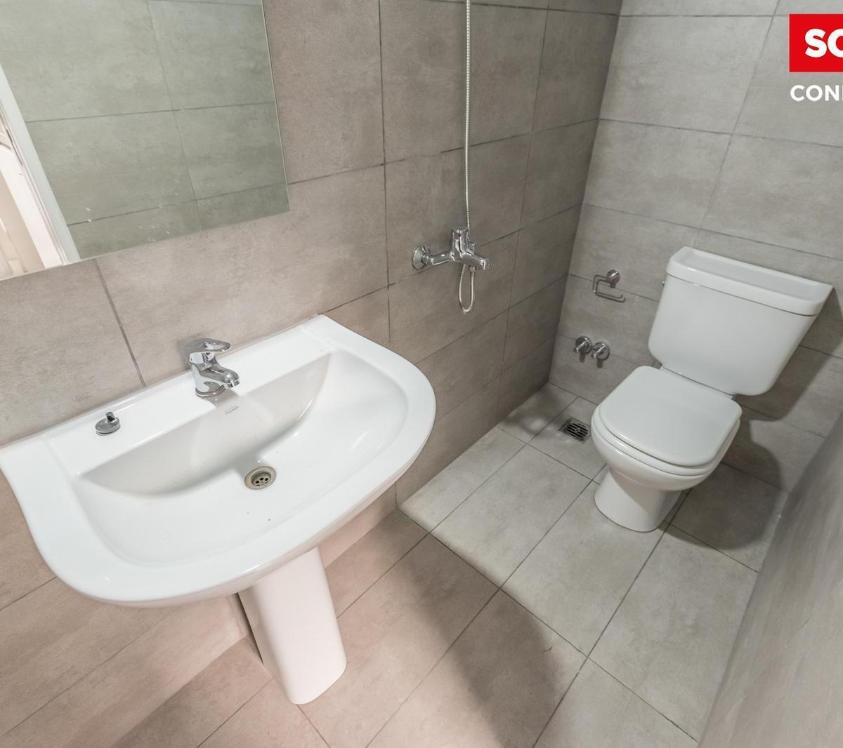 Departamento en Venta de 4 Ambientes Al Frente con Balcón en Caballito 4