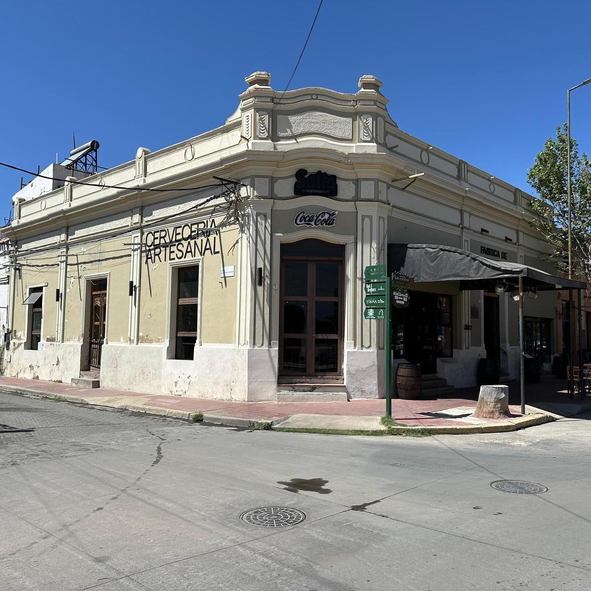 Venta de Terreno Comercial en Principal Esquina de Cafayate, Salta 2