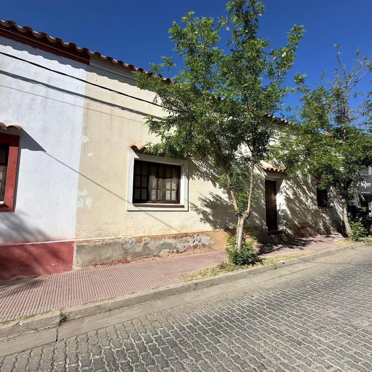 Terreno en Venta en Cafayate 25 X 92 con 300 m² de Construcción Colonial 1