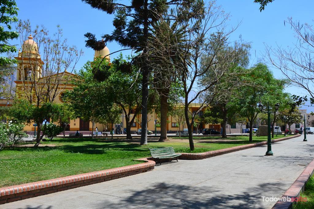 Terreno en Venta en Cafayate 25 X 92 con 300 m² de Construcción Colonial 4