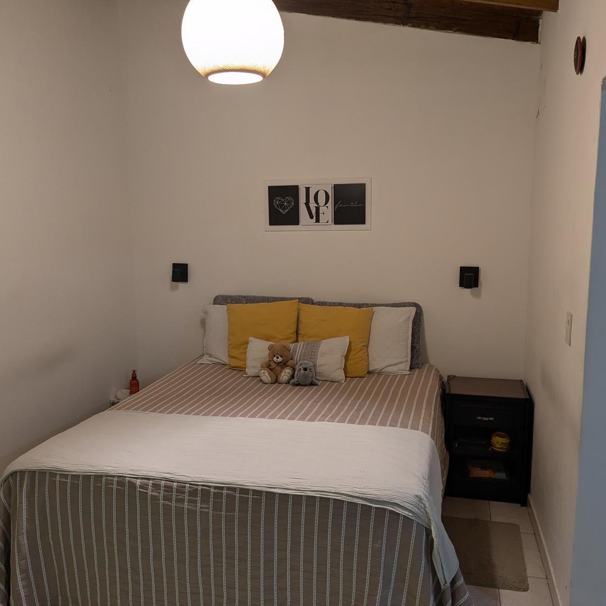 Dos Casas en Una con Amplio Patio y Garage en Venta - Merlo 3