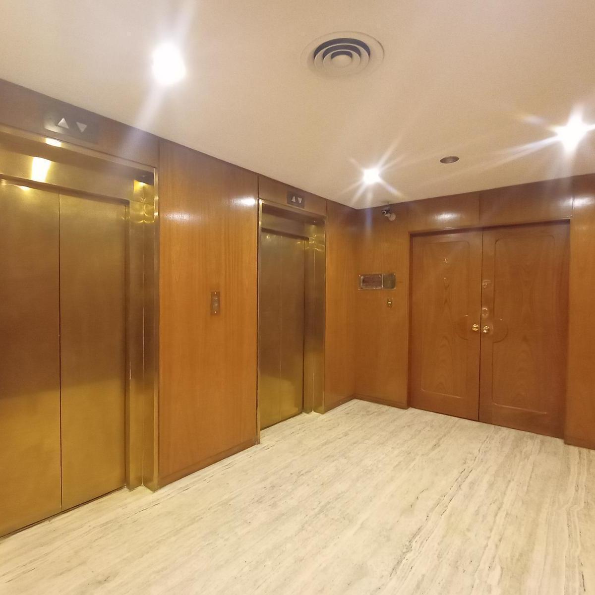 Oficina de 180 m² en Alquiler y Venta con Cocheras - Microcentro 3