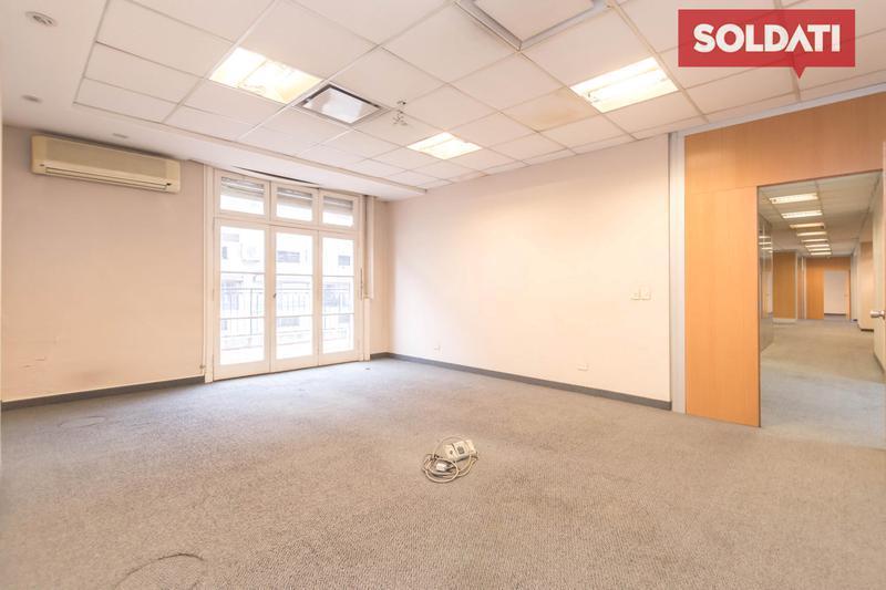 Foto de Oficina en Venta con Renta piso 6 Microcentro muy luminosa, imagen 2